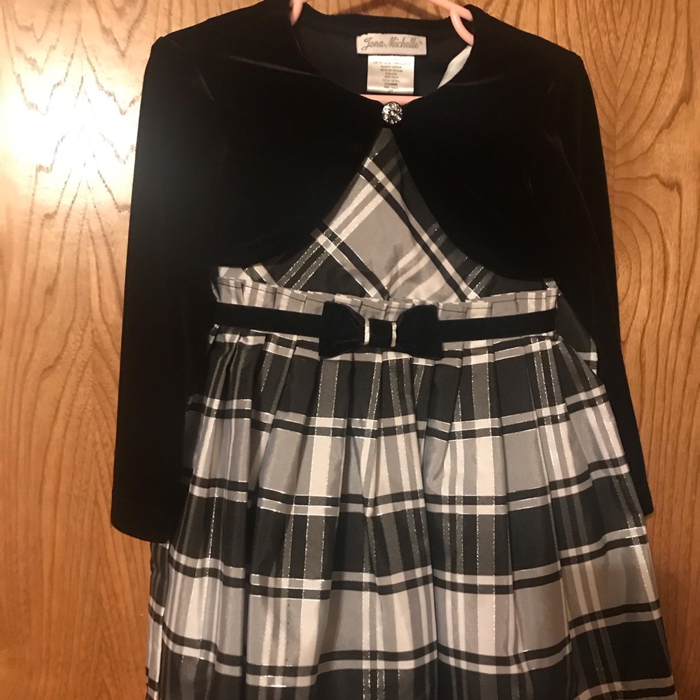 2T toddler dress. Wore one time
